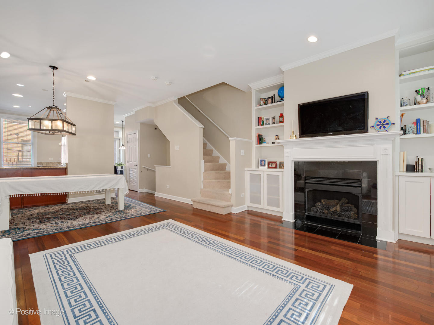 5003 N Lincoln Avenue Unit: 5