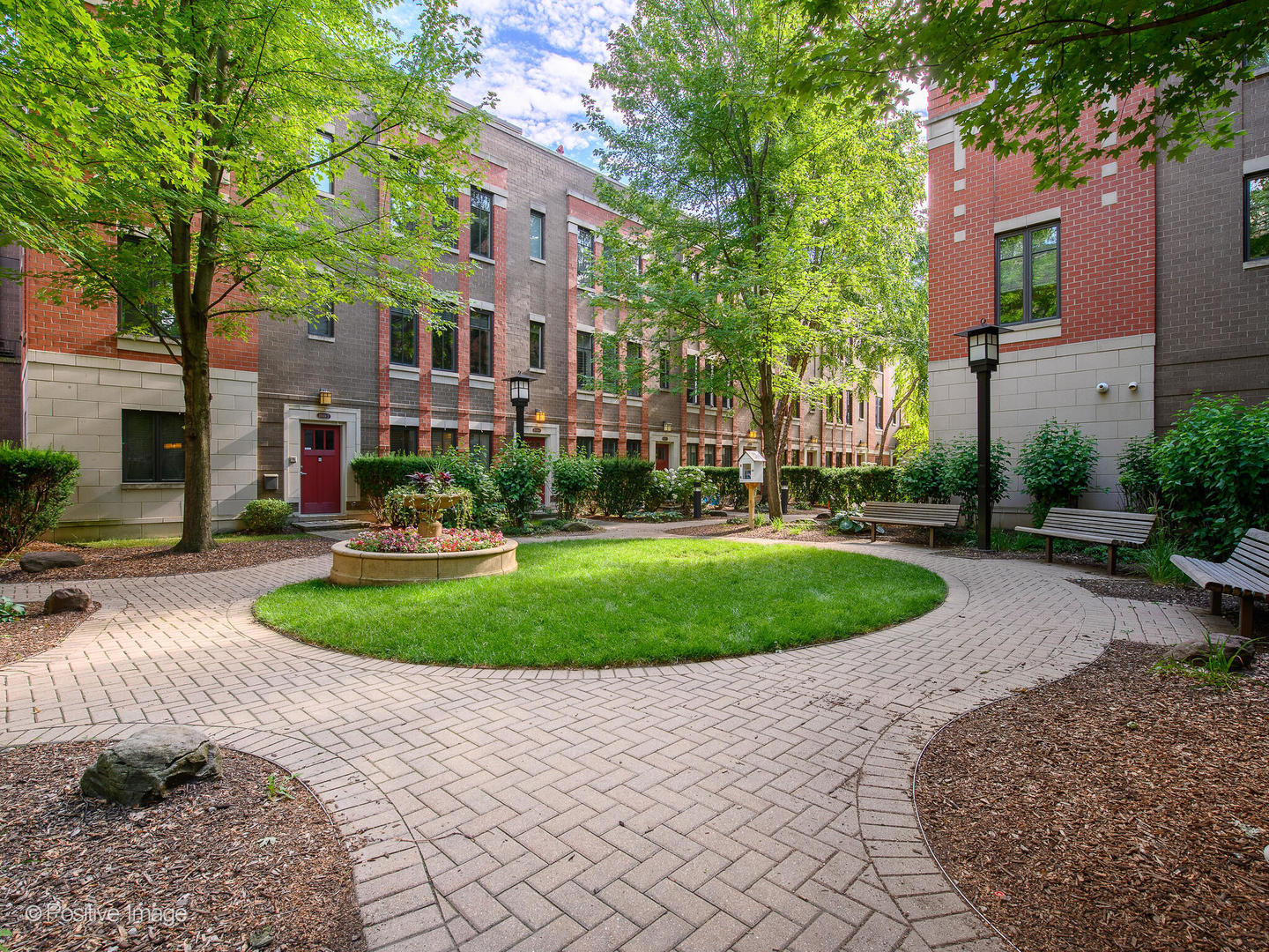 5003 N Lincoln Avenue Unit: 5