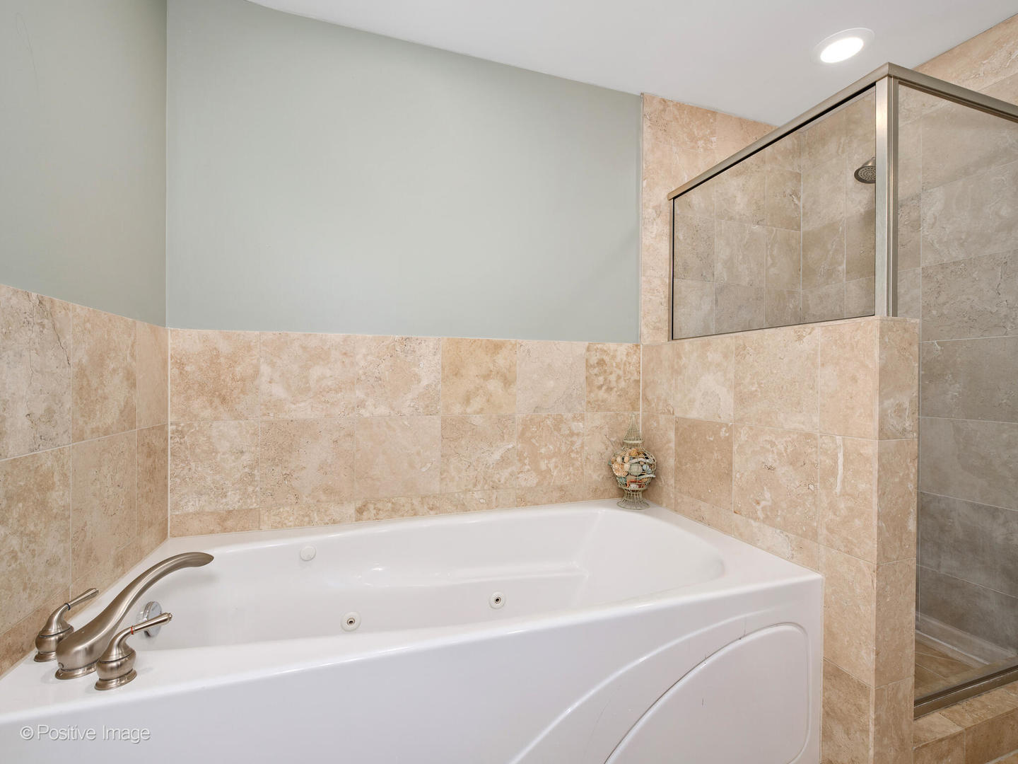 5003 N Lincoln Avenue Unit: 5