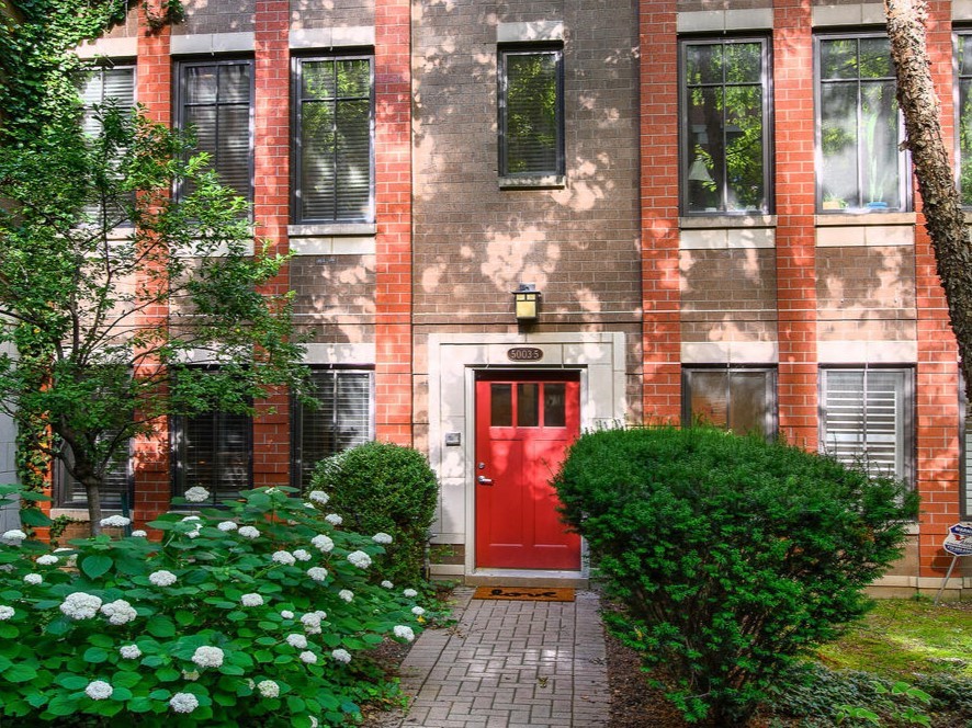 5003 N Lincoln Avenue Unit: 5