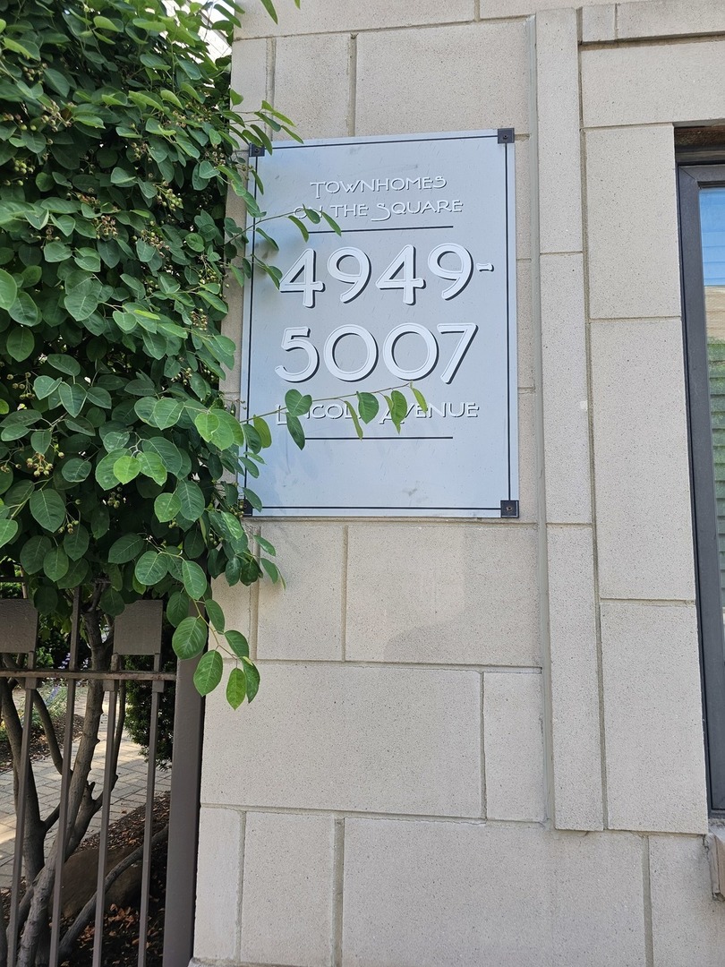 5003 N Lincoln Avenue Unit: 5