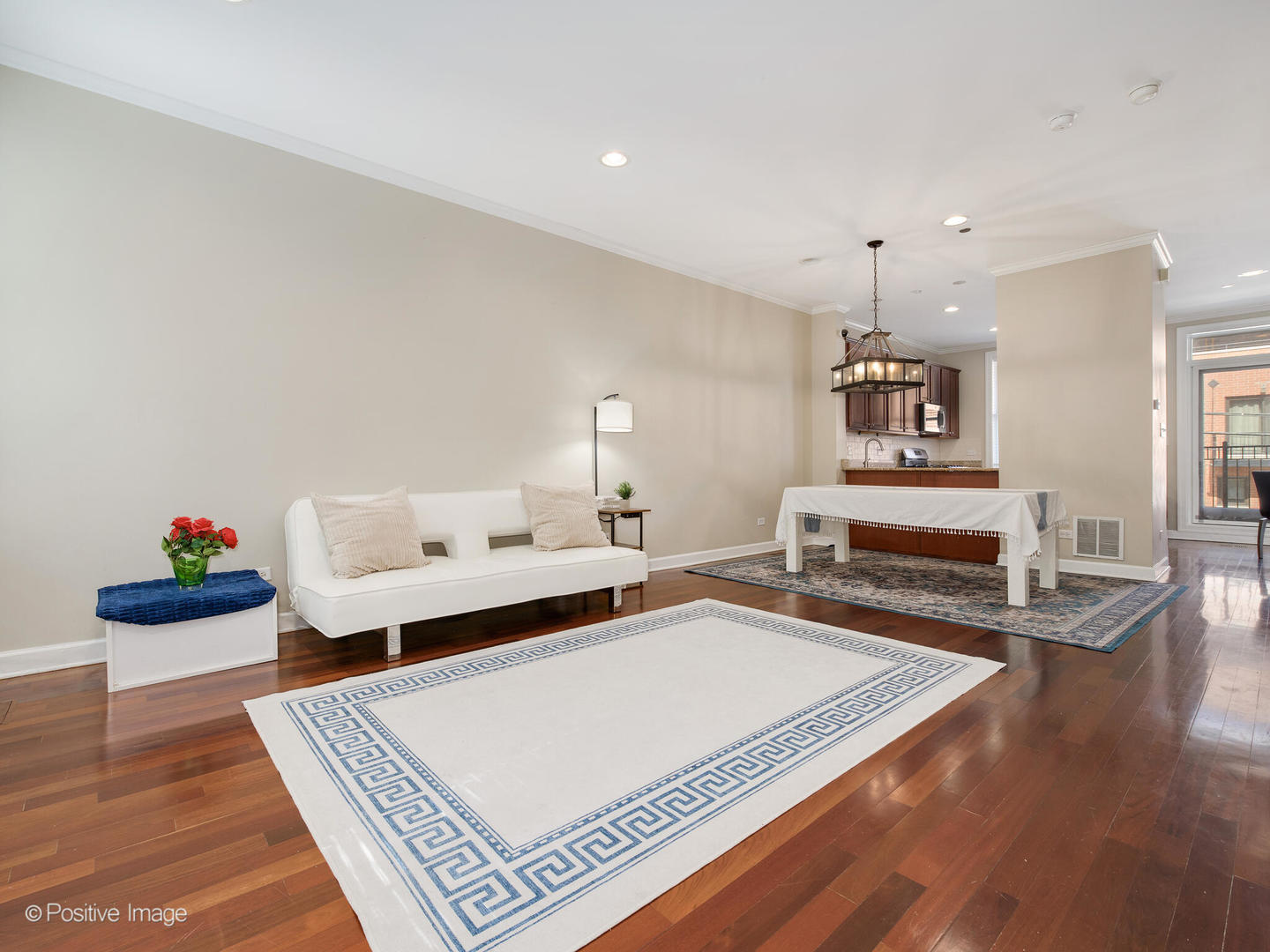 5003 N Lincoln Avenue Unit: 5