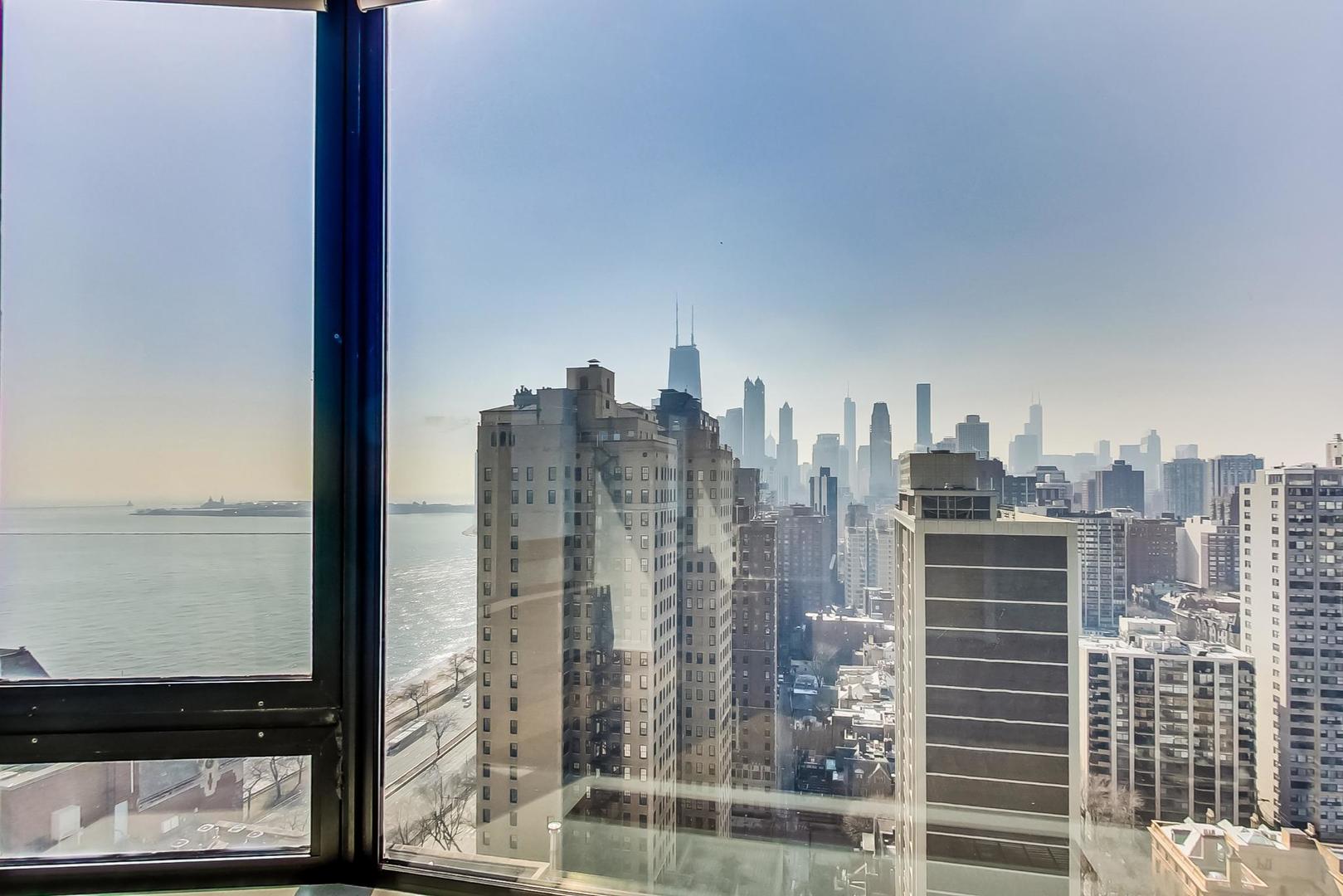 1555 N Astor Street Unit: 30E