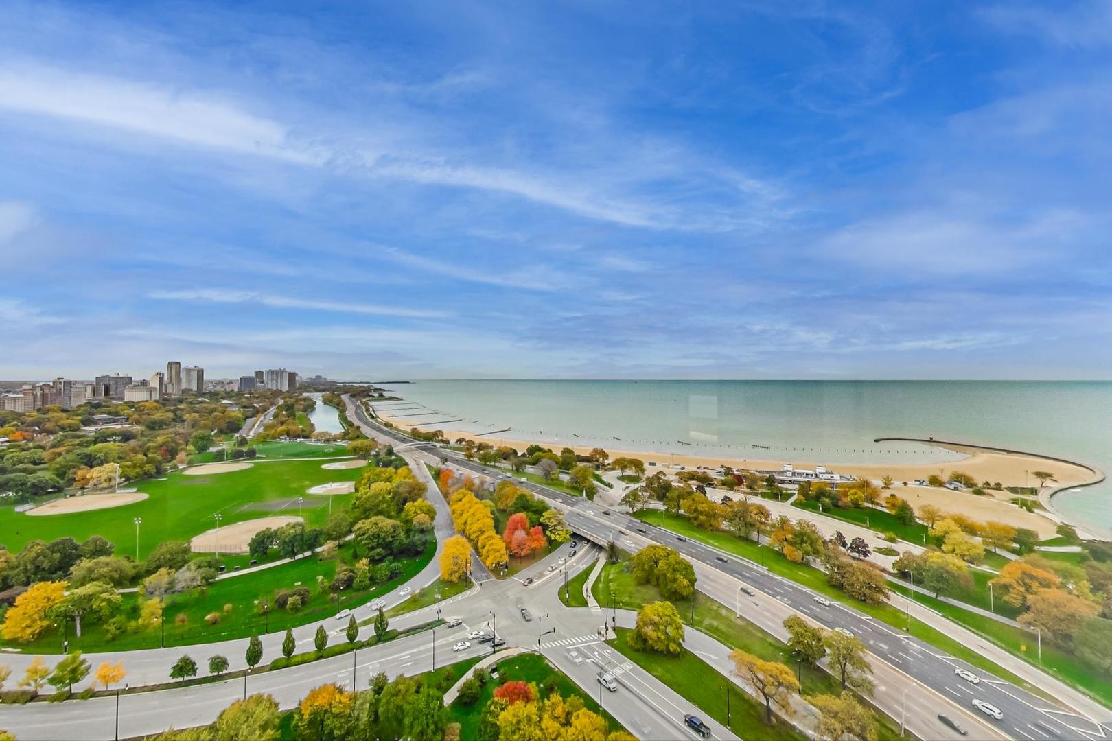 1555 N Astor Street Unit: 30E