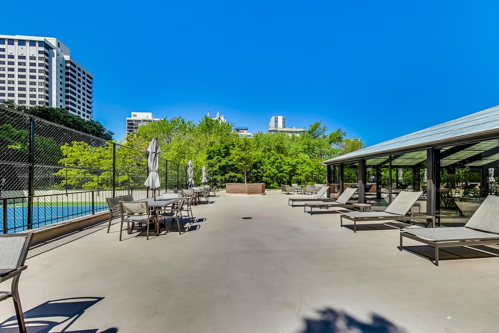 1555 N Astor Street Unit: 30E