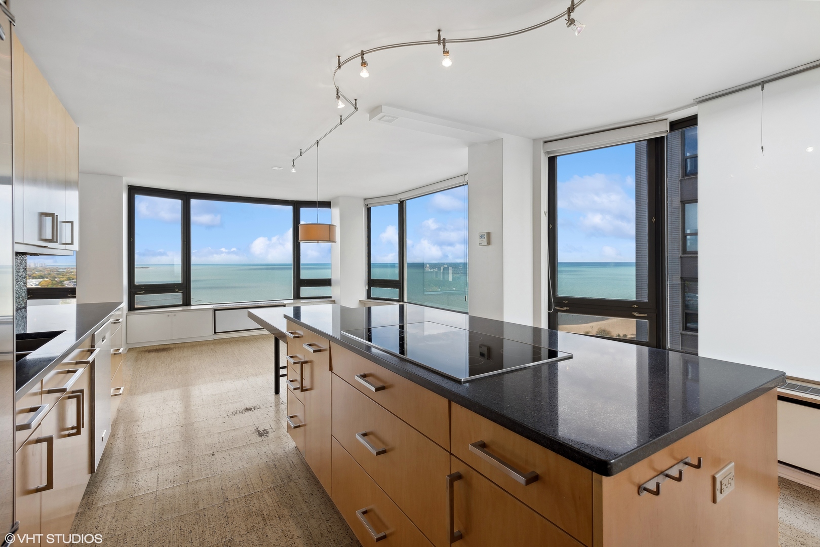 1555 N Astor Street Unit: 30E