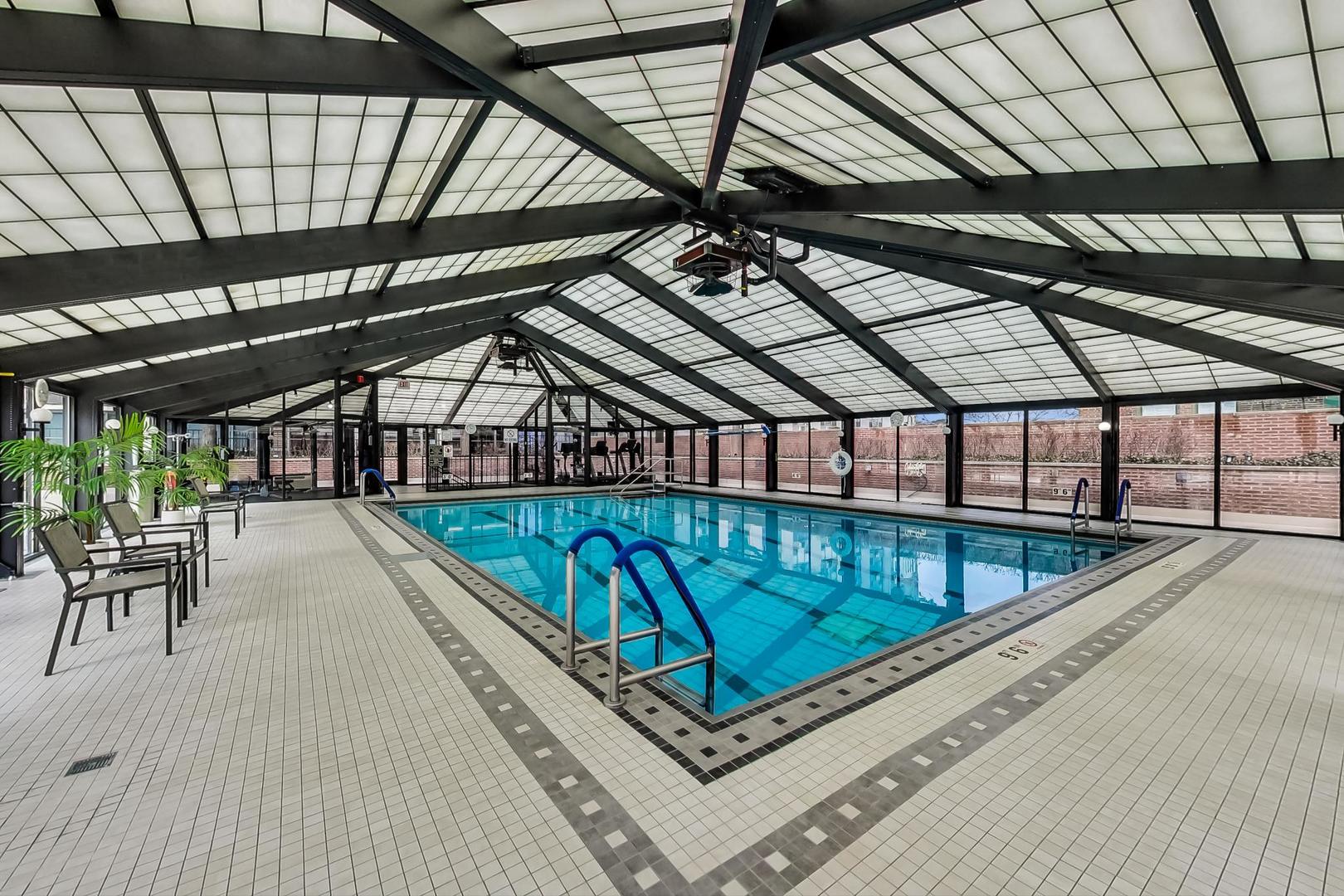 1555 N Astor Street Unit: 30E