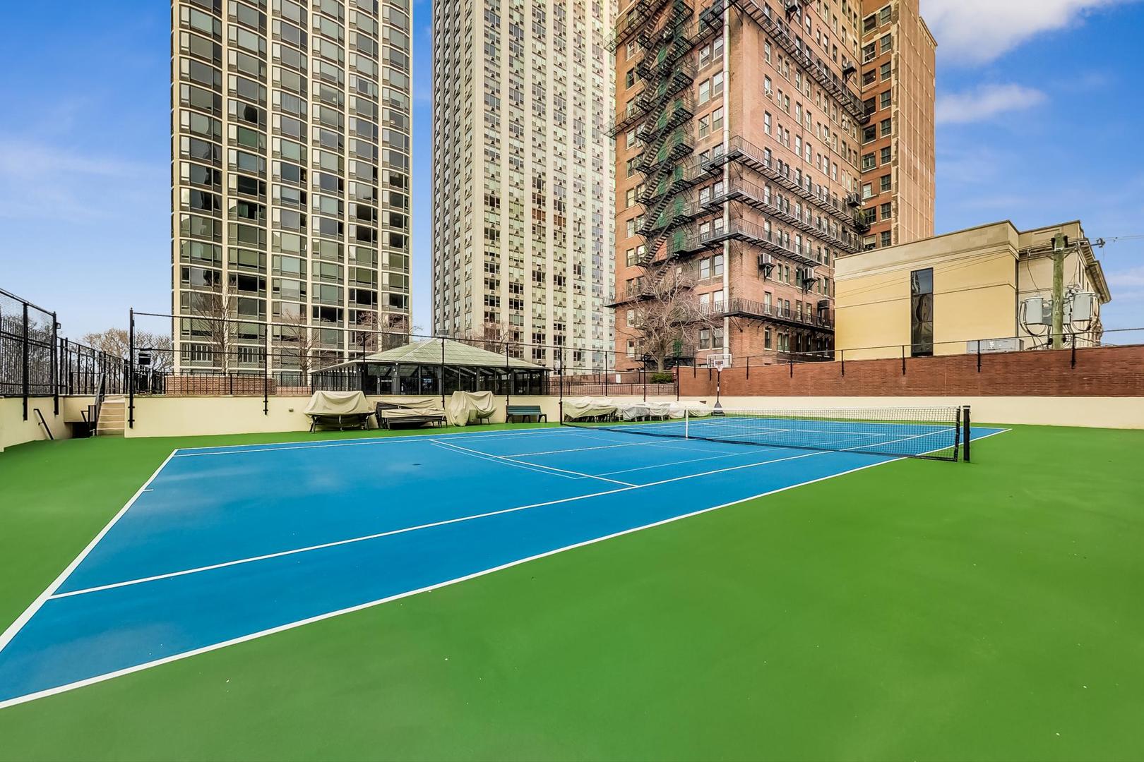 1555 N Astor Street Unit: 30E