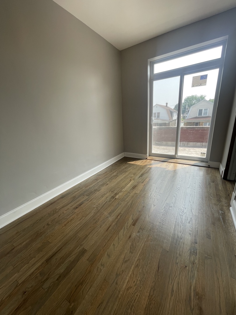 4858 W Warwick Avenue Unit: 2