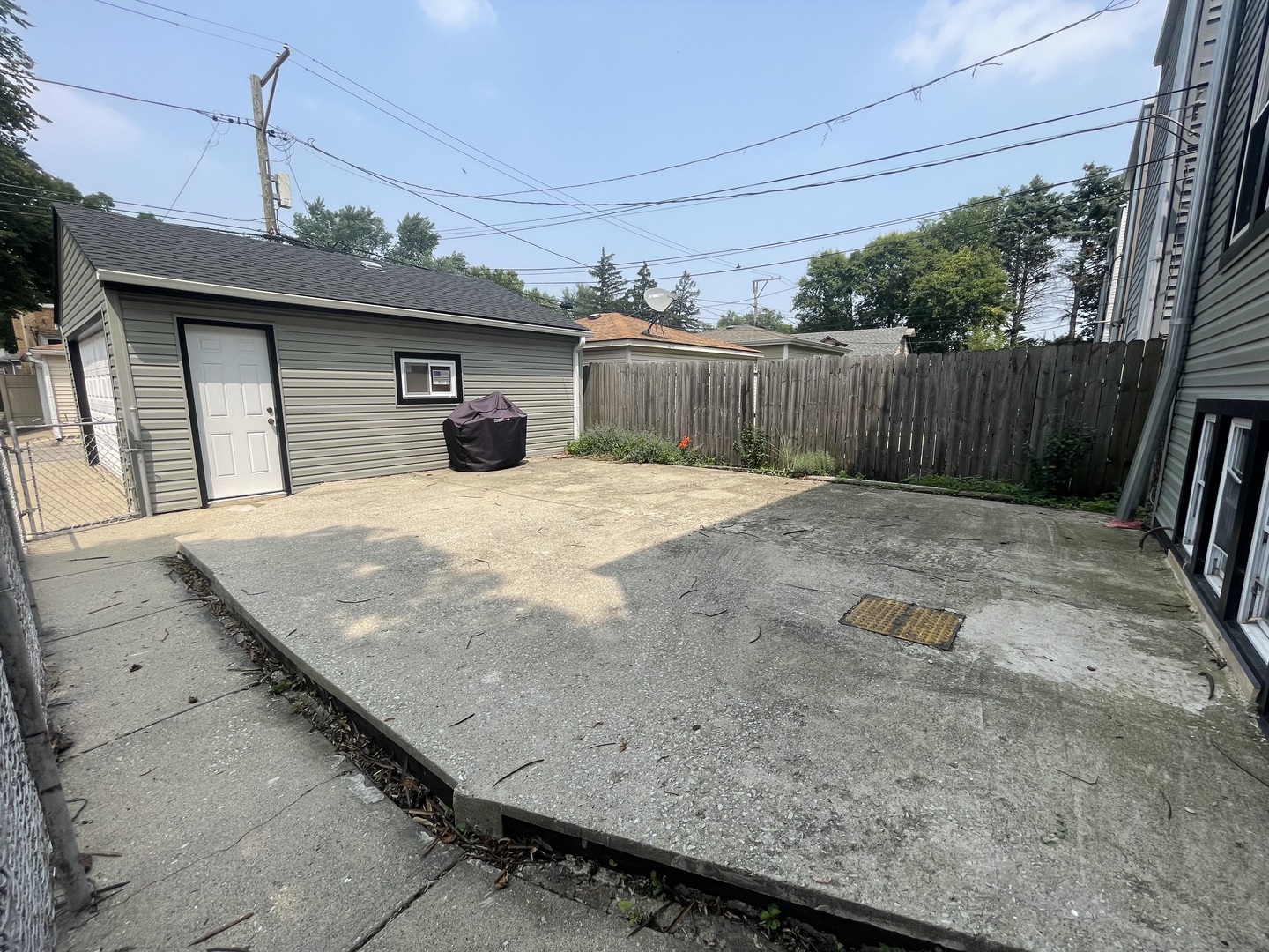 4858 W Warwick Avenue Unit: 2