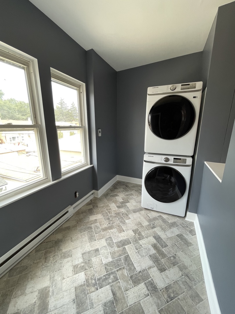 4858 W Warwick Avenue Unit: 2