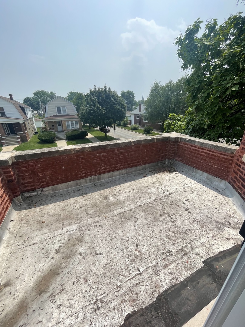 4858 W Warwick Avenue Unit: 2