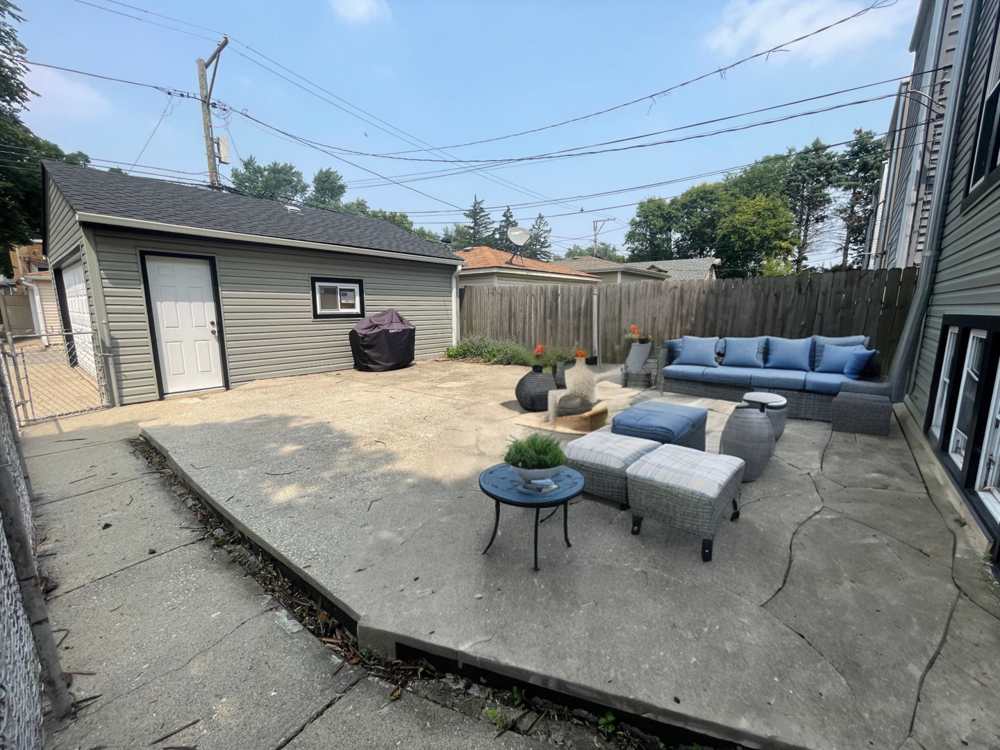 4858 W Warwick Avenue Unit: 2