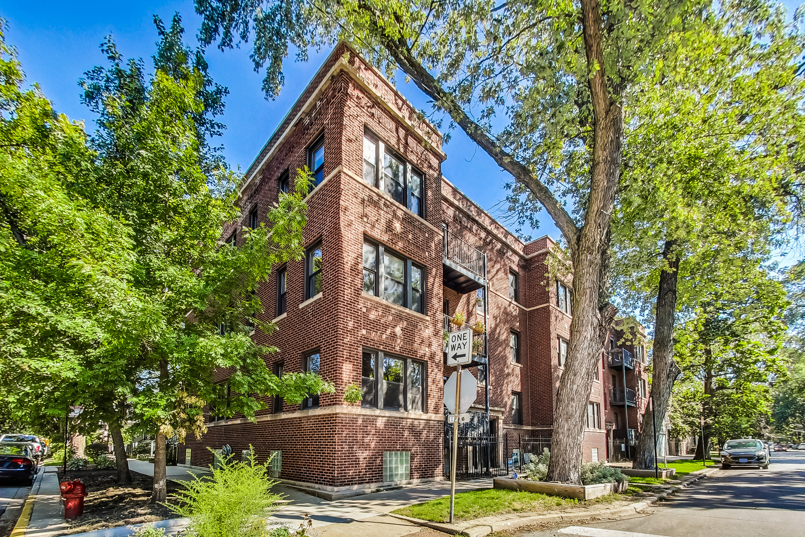 1724 W Grace Street Unit: 2E