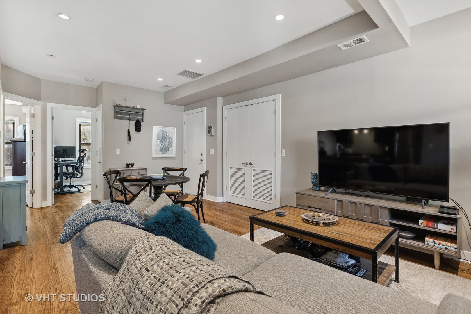 1724 W Grace Street Unit: 2E