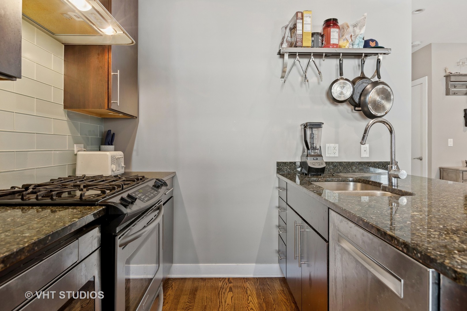 1724 W Grace Street Unit: 2E