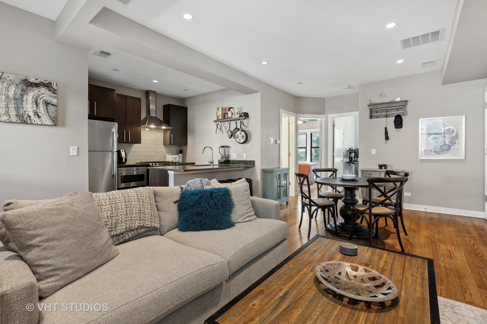 1724 W Grace Street Unit: 2E