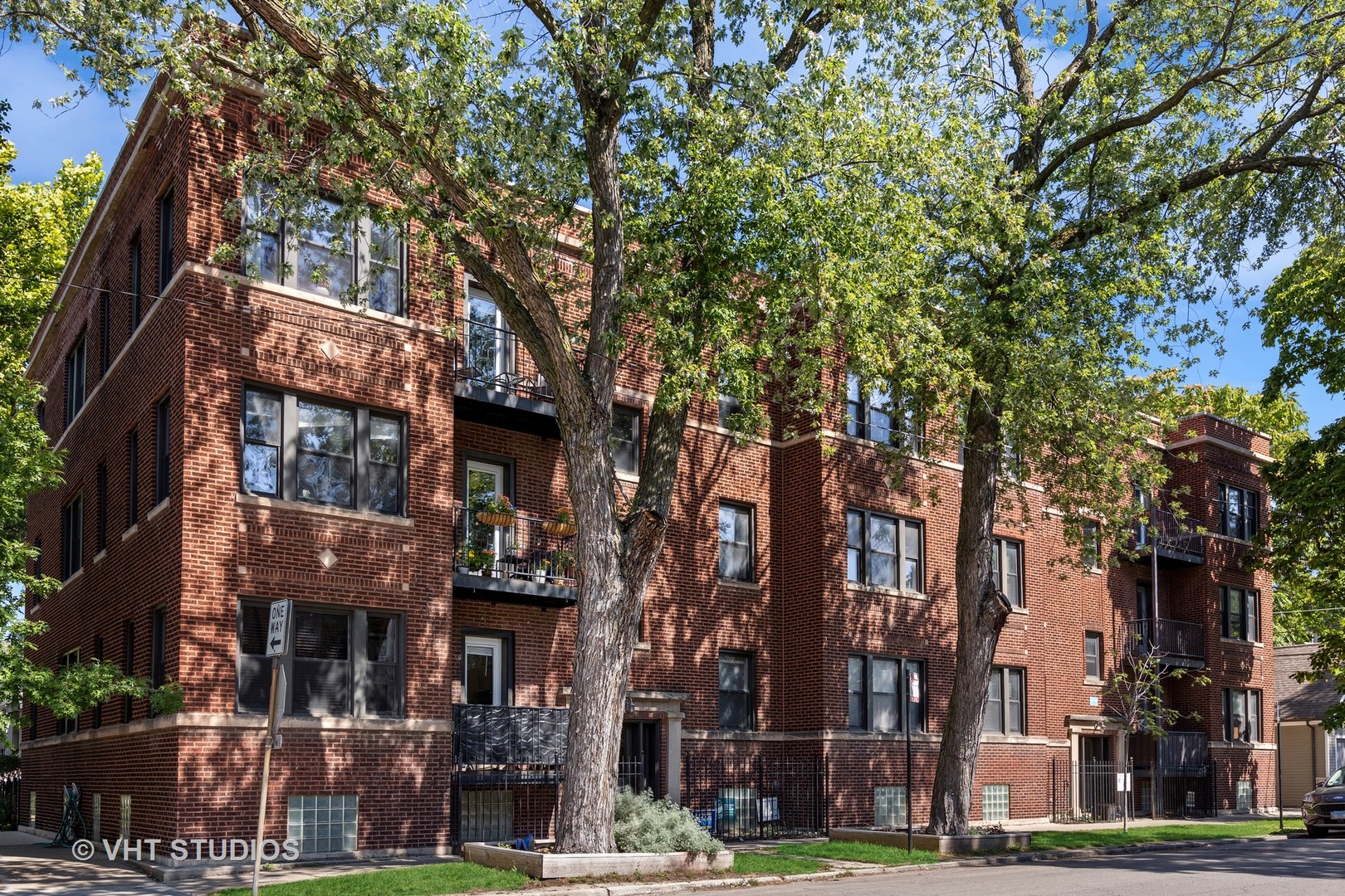 1724 W Grace Street Unit: 2E