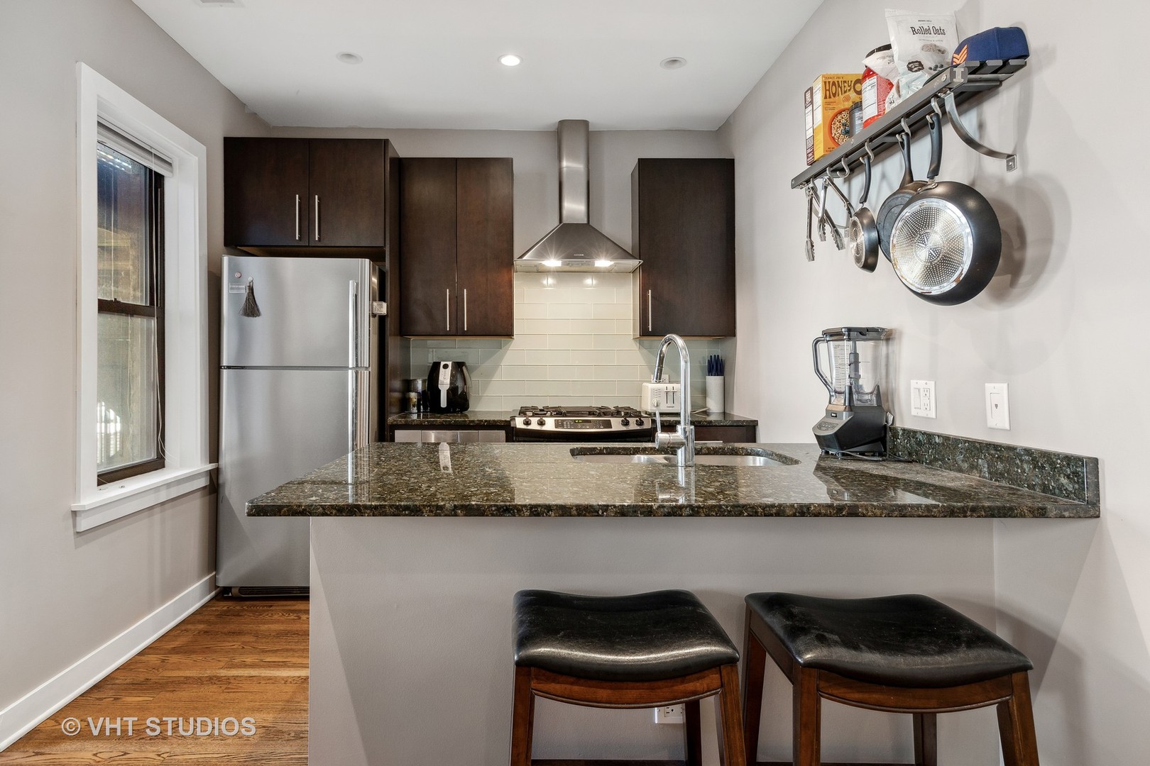 1724 W Grace Street Unit: 2E