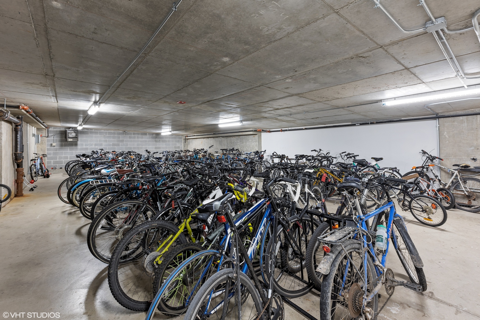 212 E CULLERTON Street Unit: 1001