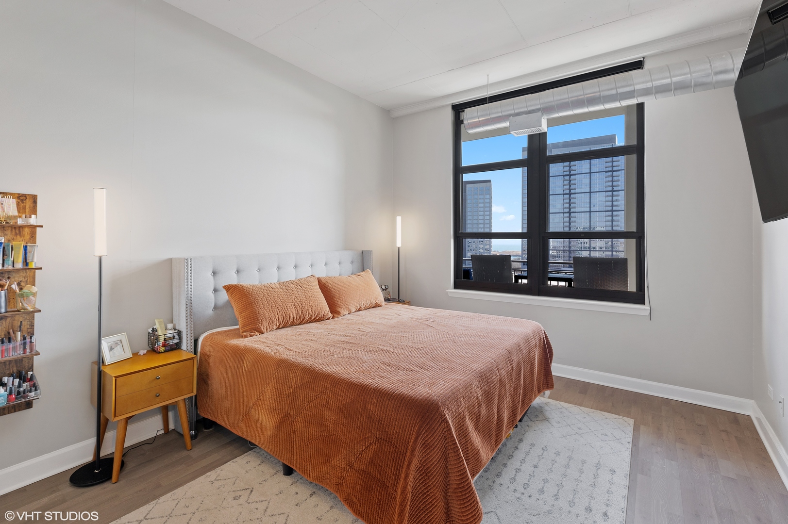 212 E CULLERTON Street Unit: 1001