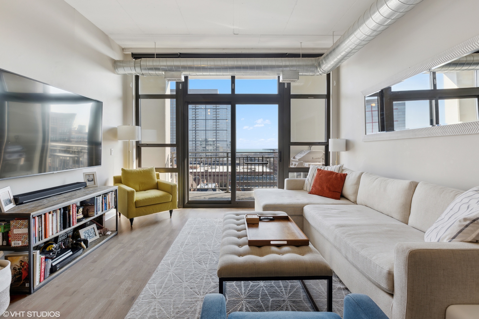 212 E CULLERTON Street Unit: 1001