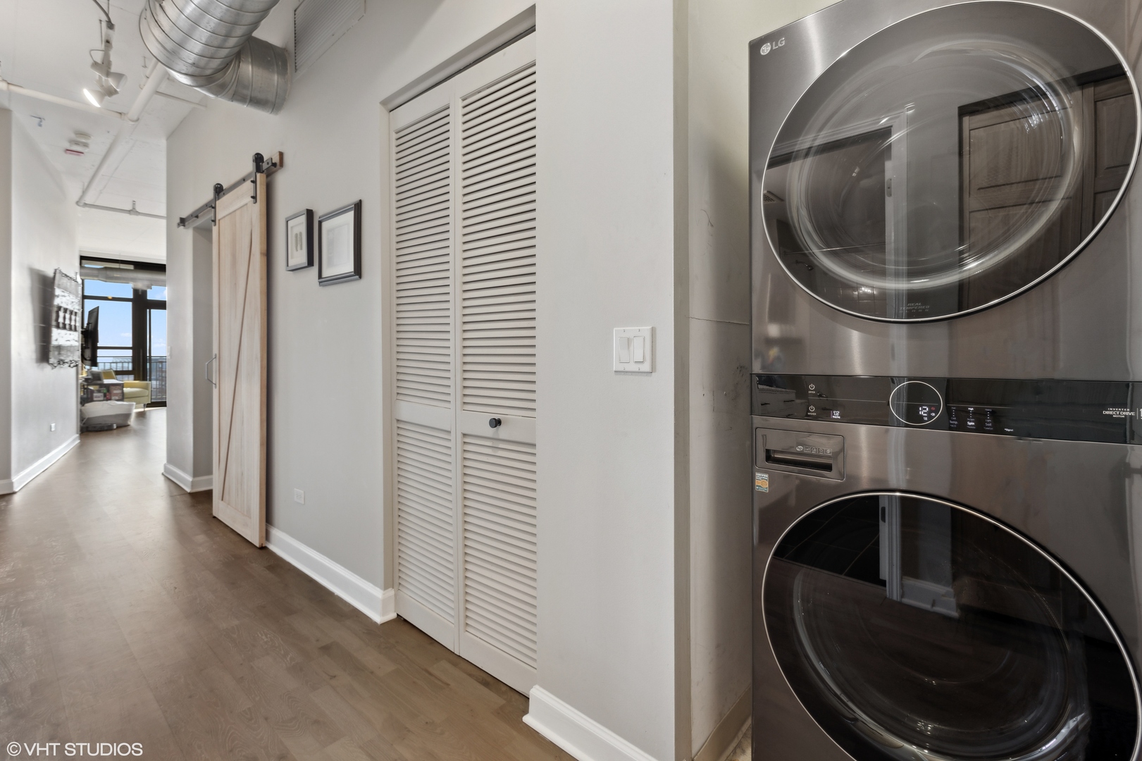 212 E CULLERTON Street Unit: 1001