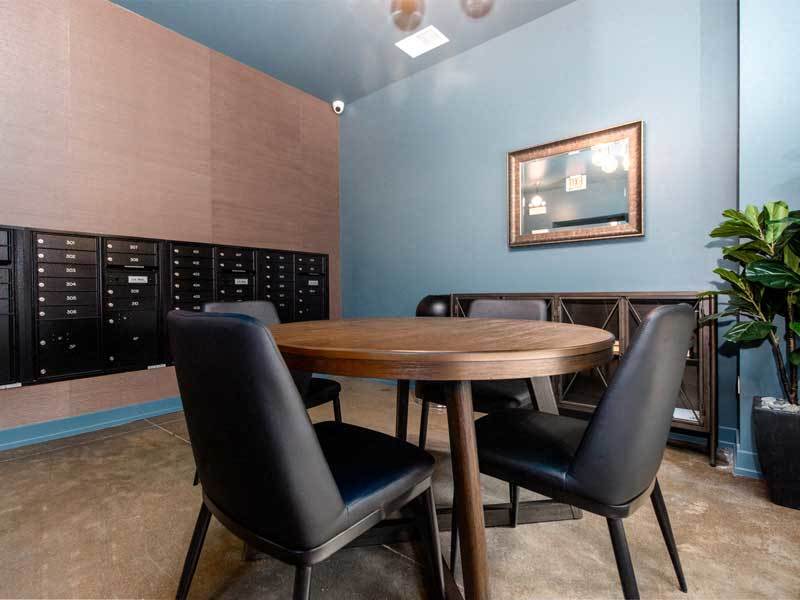 4346 N Honore Street Unit: 204