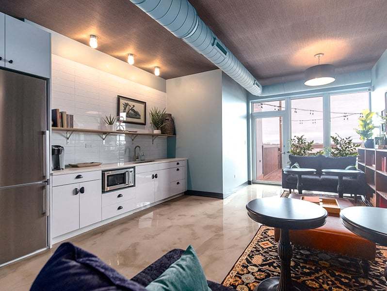 4346 N Honore Street Unit: 204