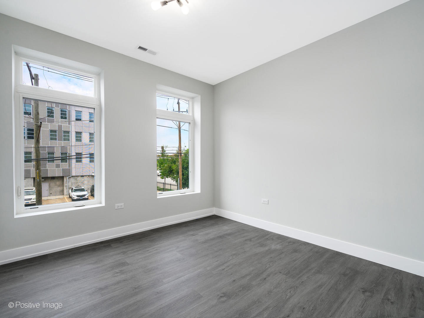 825 E 61st Street Unit: 214