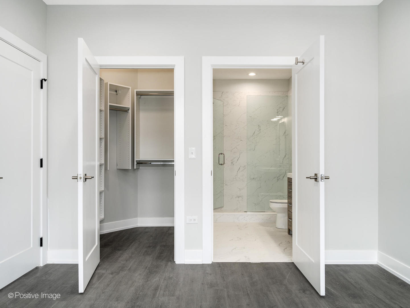 825 E 61st Street Unit: 214