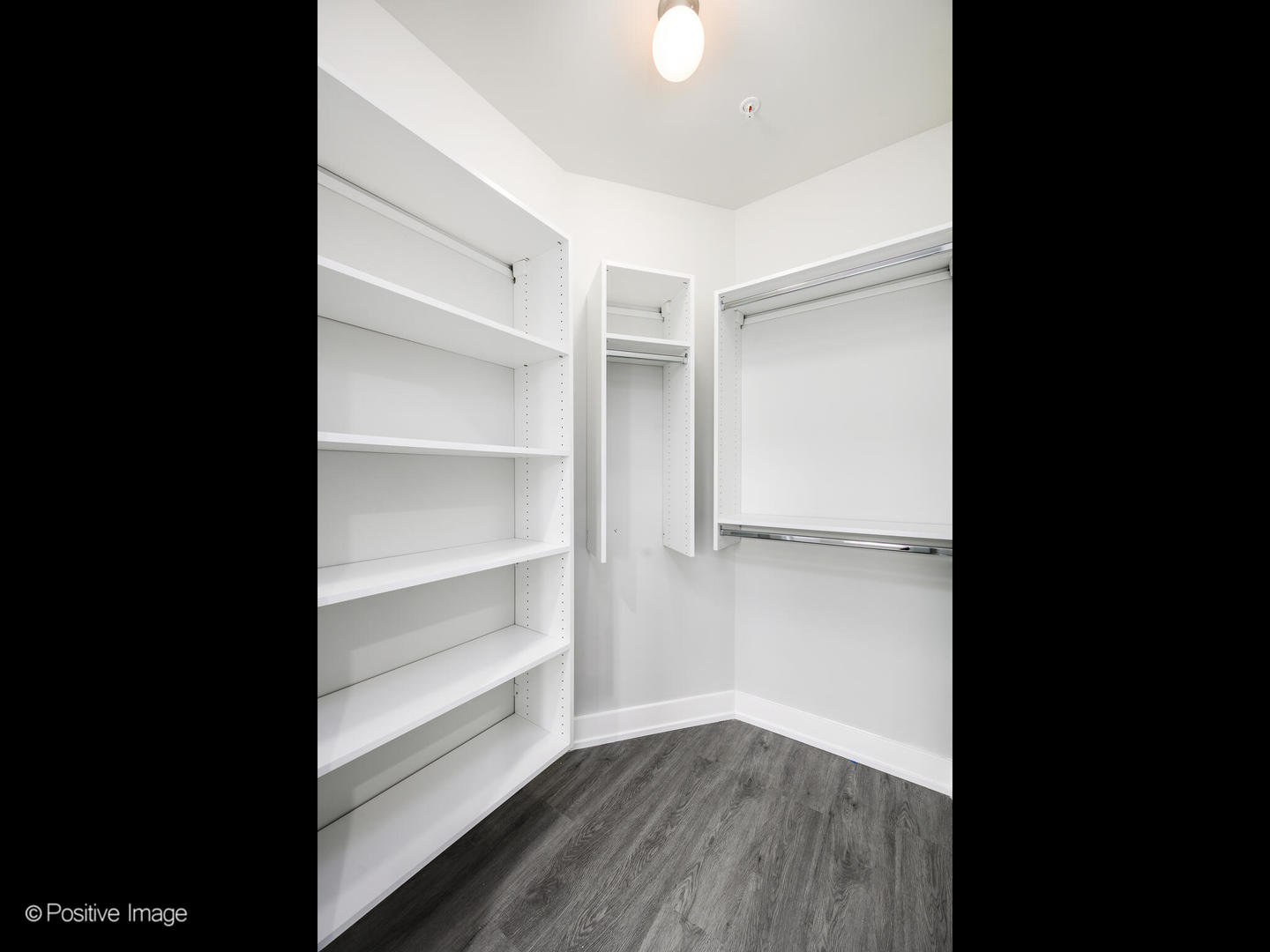 825 E 61st Street Unit: 214