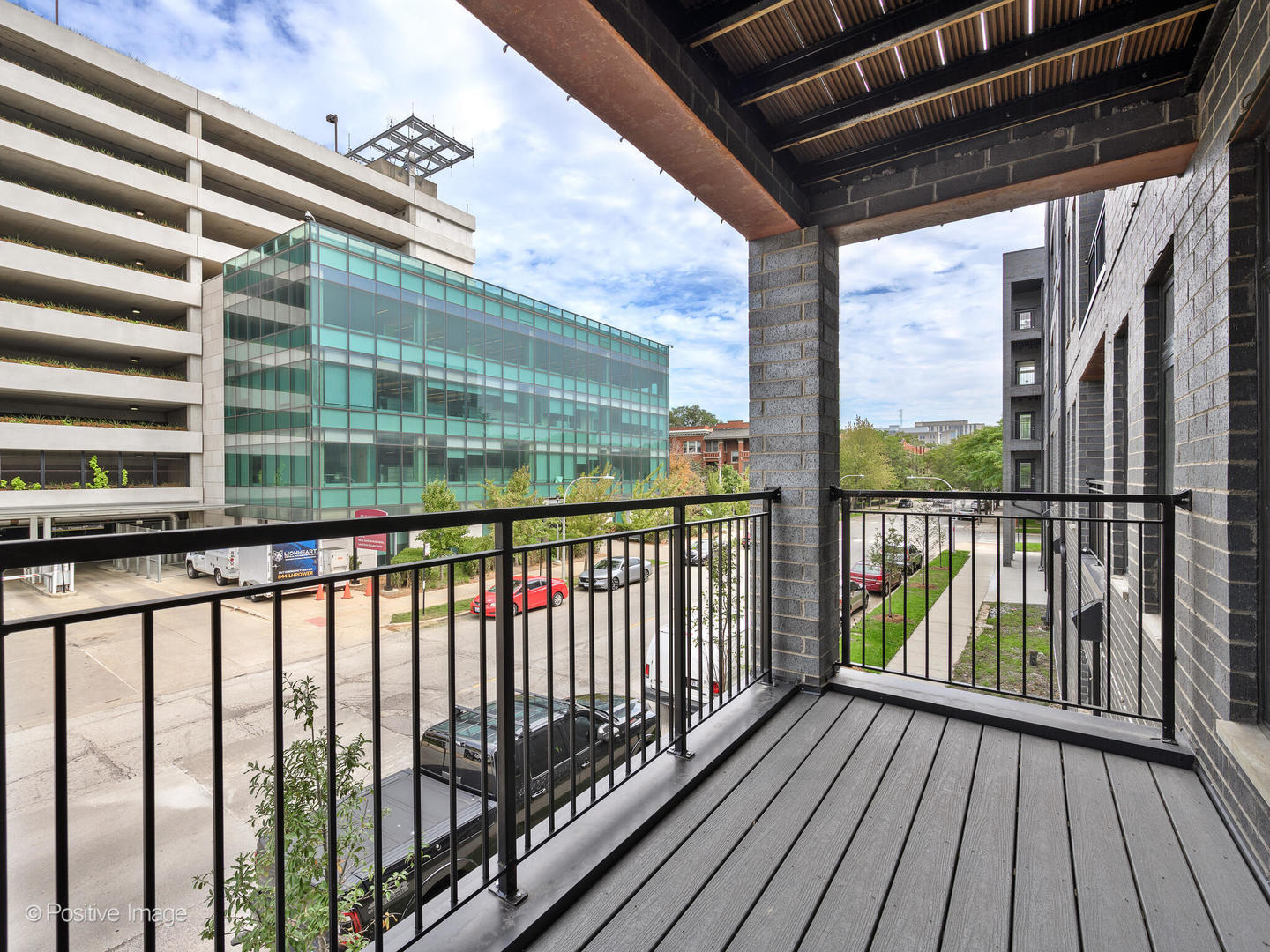 825 E 61st Street Unit: 214