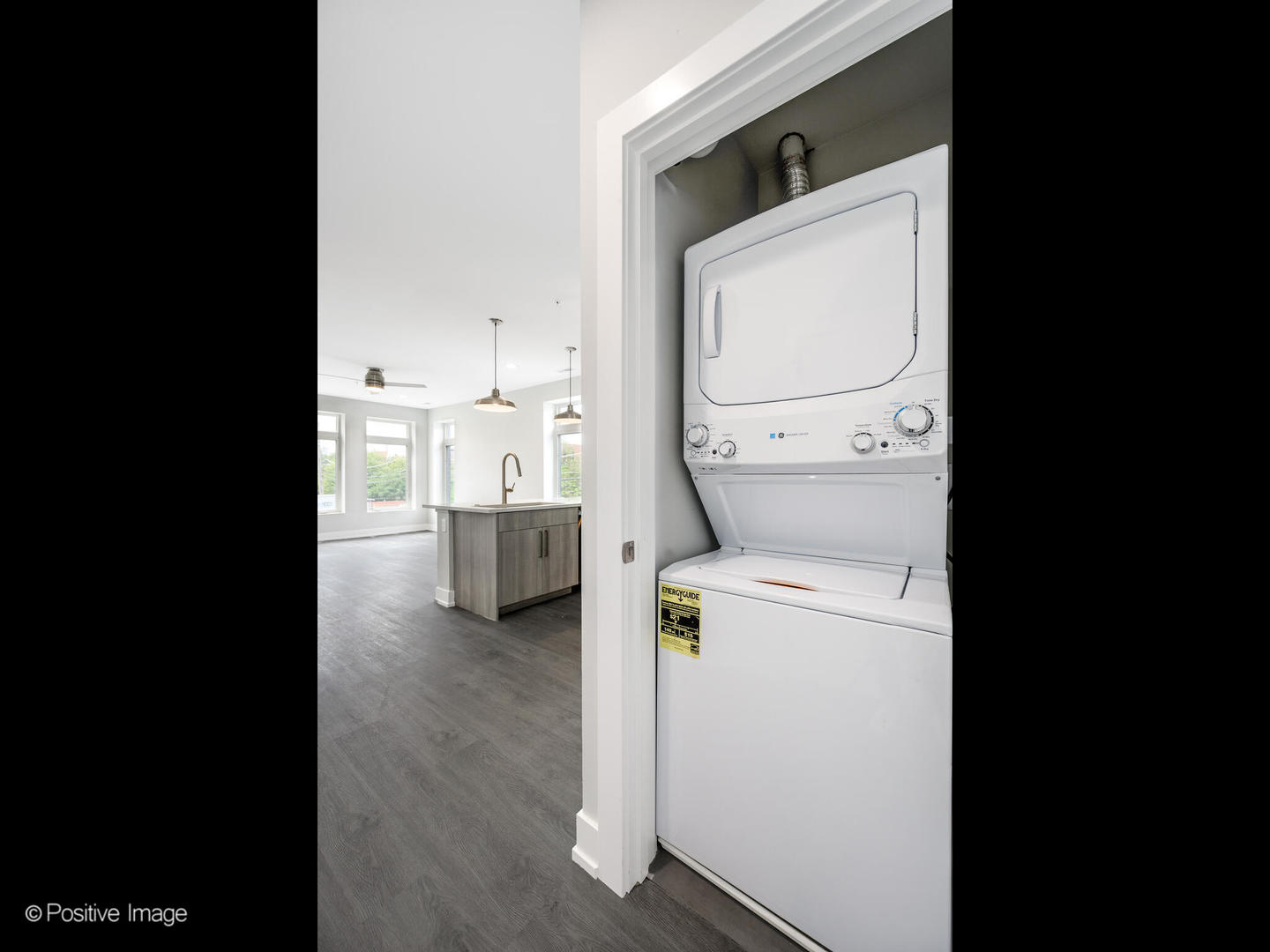 825 E 61st Street Unit: 214