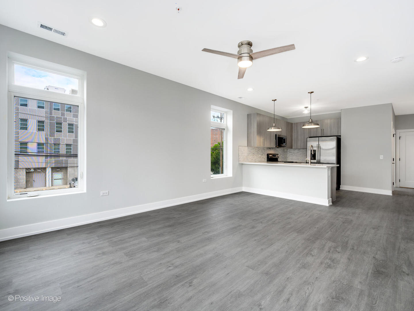 825 E 61st Street Unit: 214