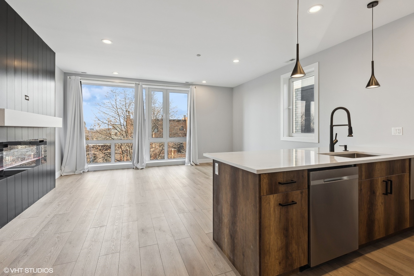 219 S Hamilton Avenue Unit: 4N