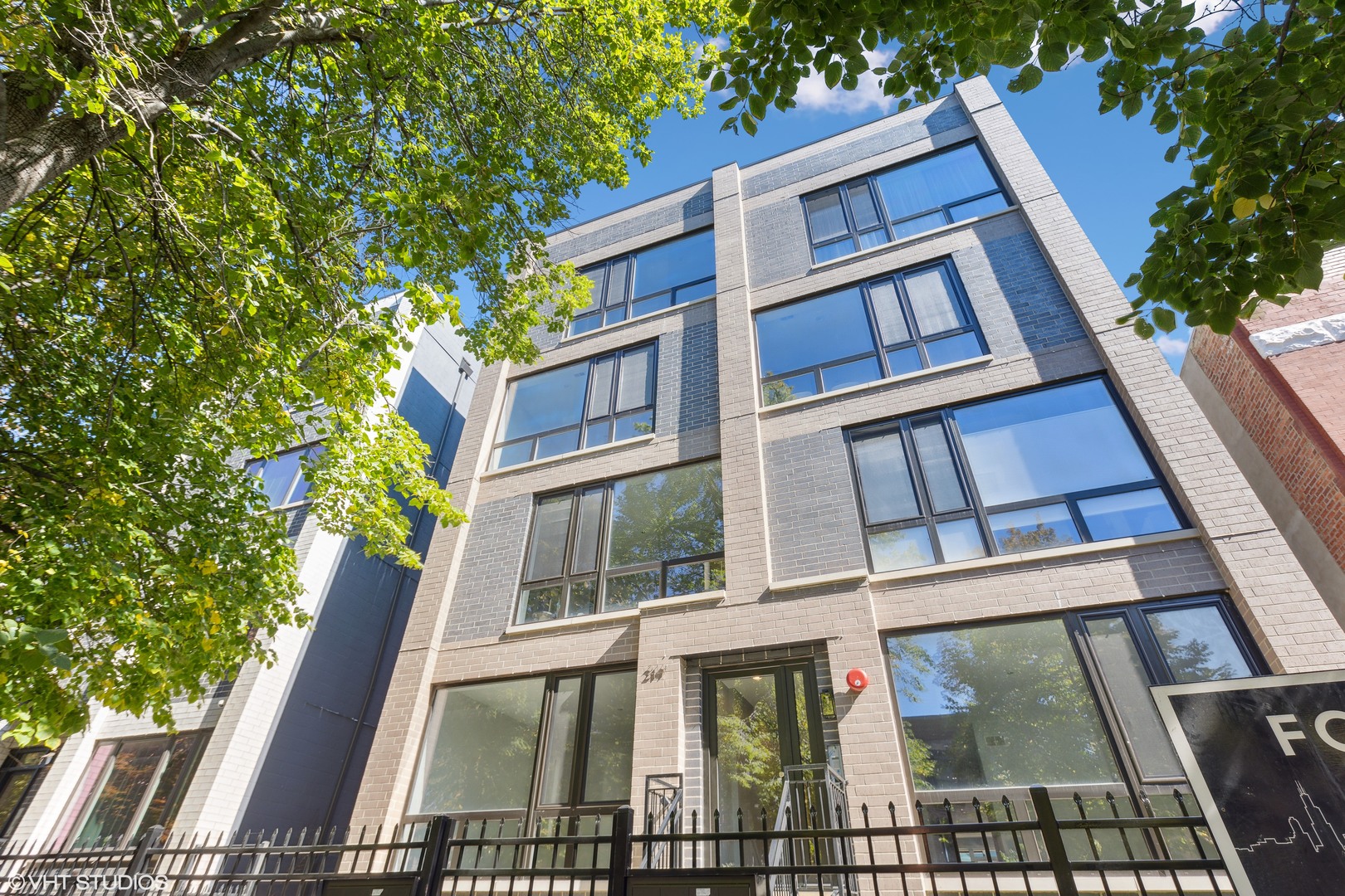 219 S Hamilton Avenue Unit: 4N