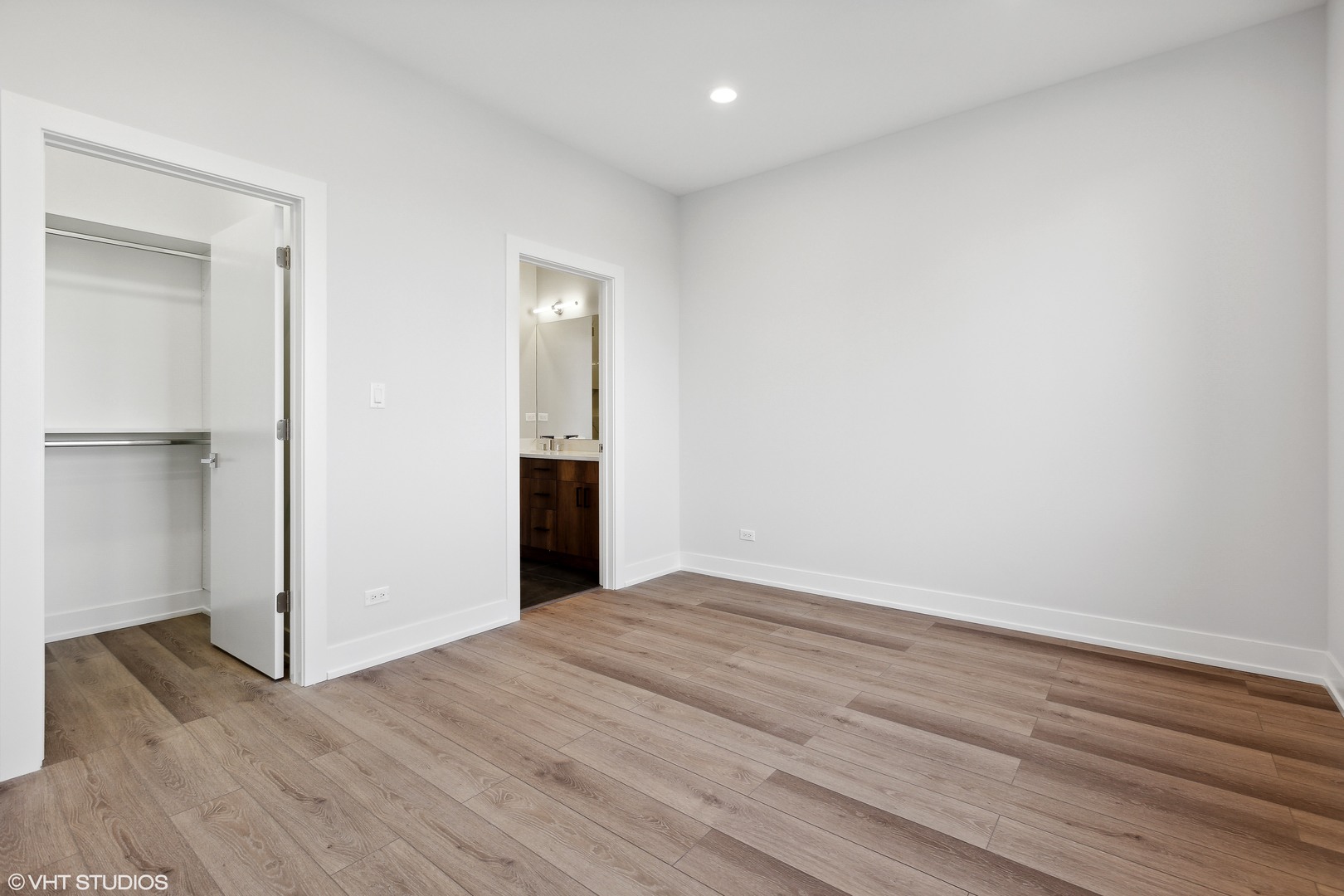 219 S Hamilton Avenue Unit: 4N