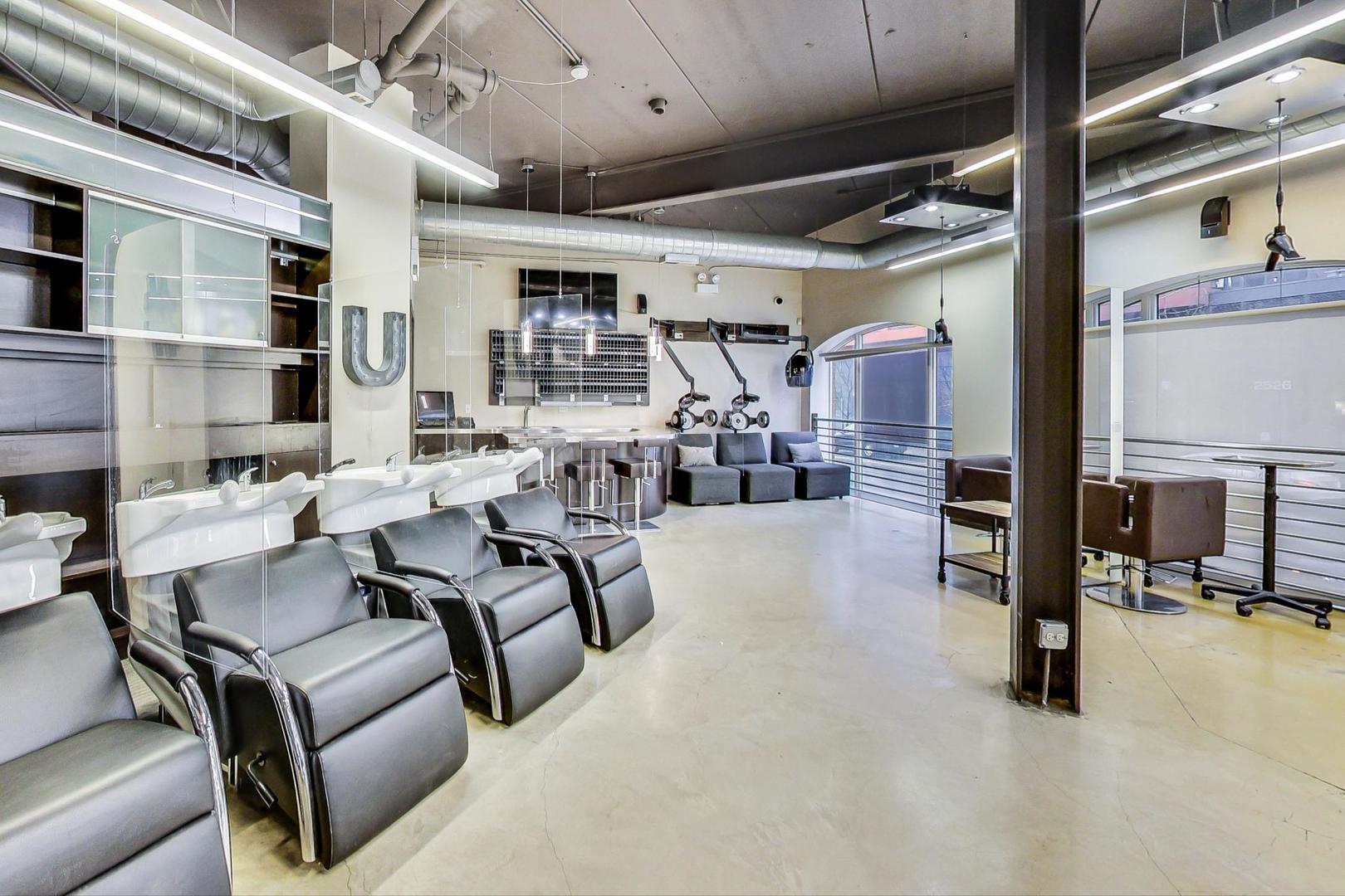 2535 N Lincoln Avenue Unit: C2