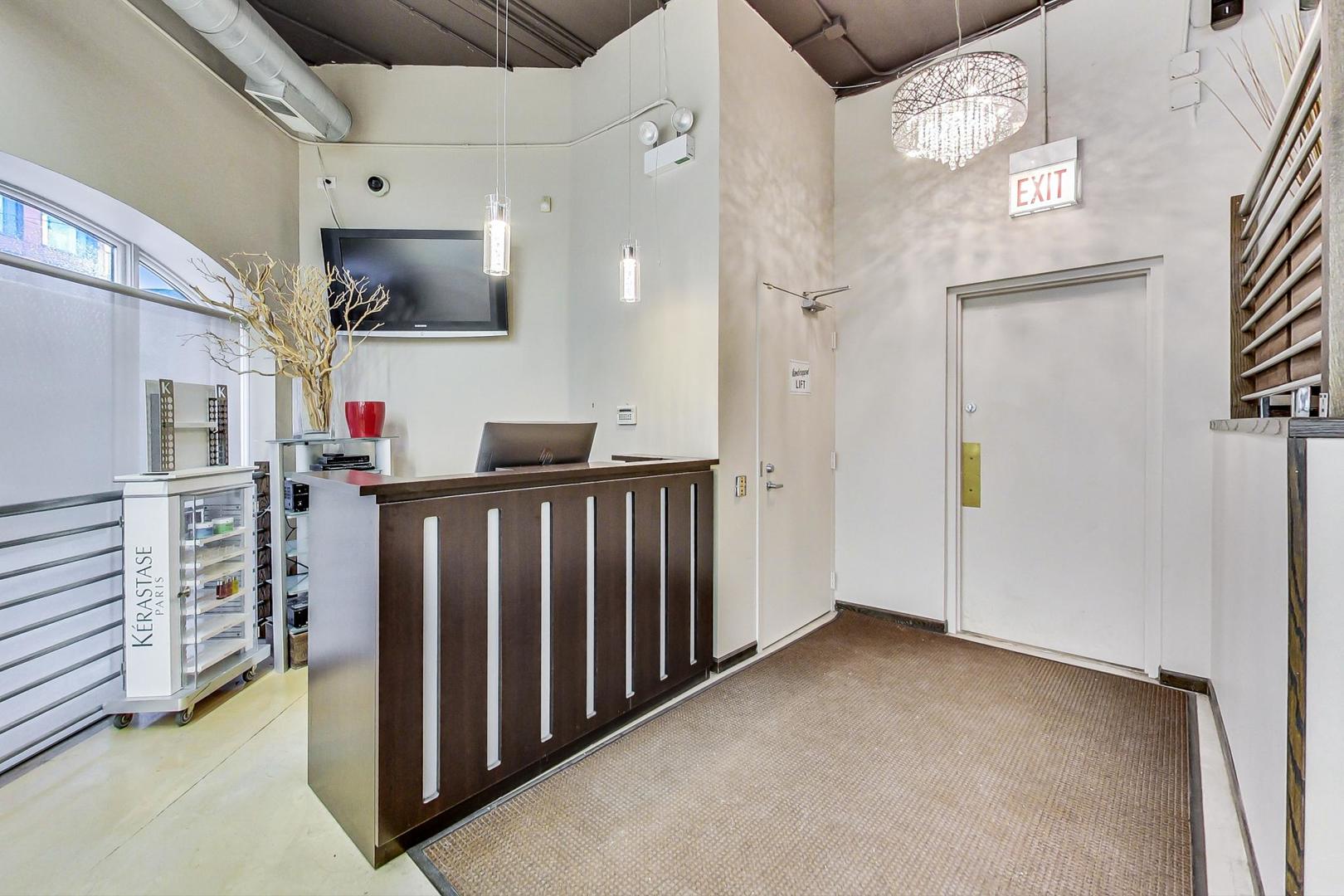 2535 N Lincoln Avenue Unit: C2