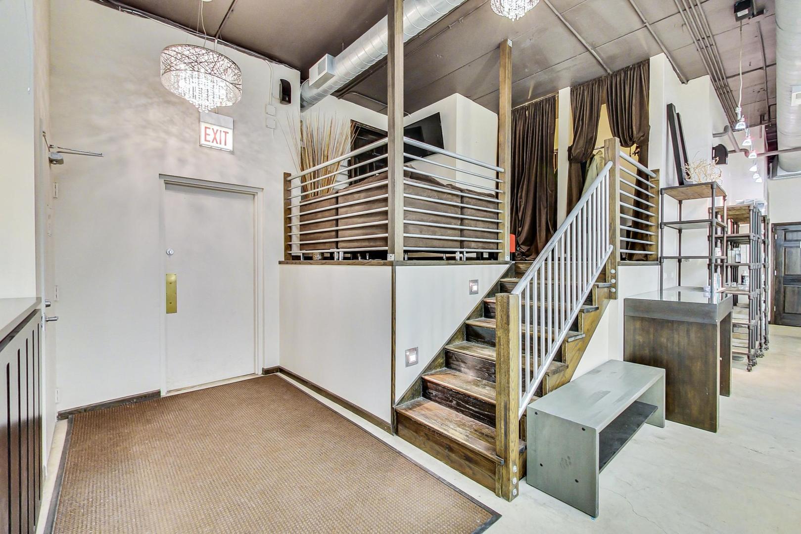 2535 N Lincoln Avenue Unit: C2