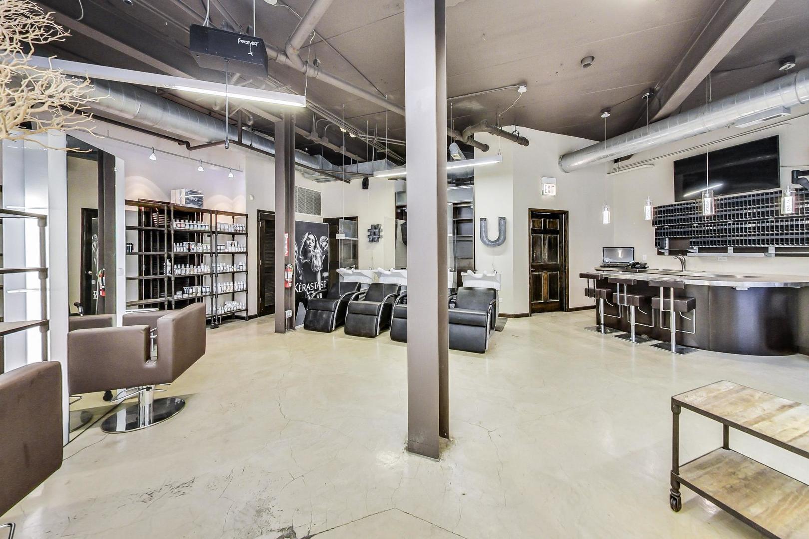 2535 N Lincoln Avenue Unit: C2