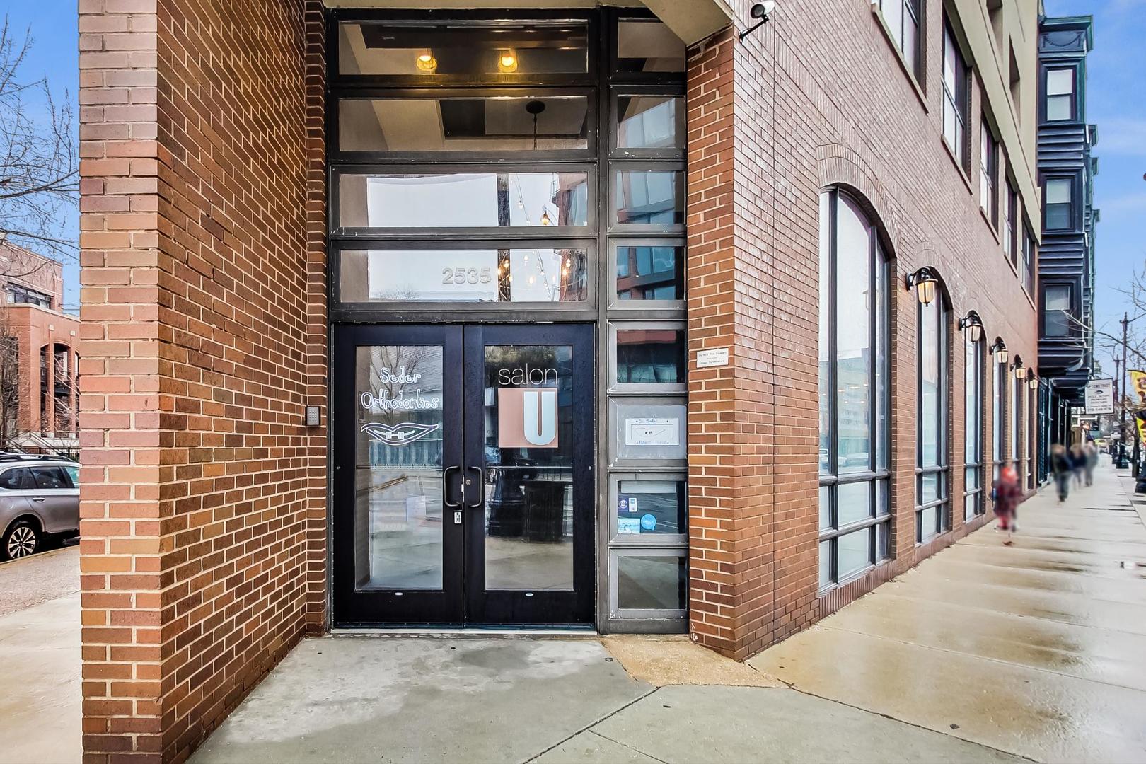 2535 N Lincoln Avenue Unit: C2