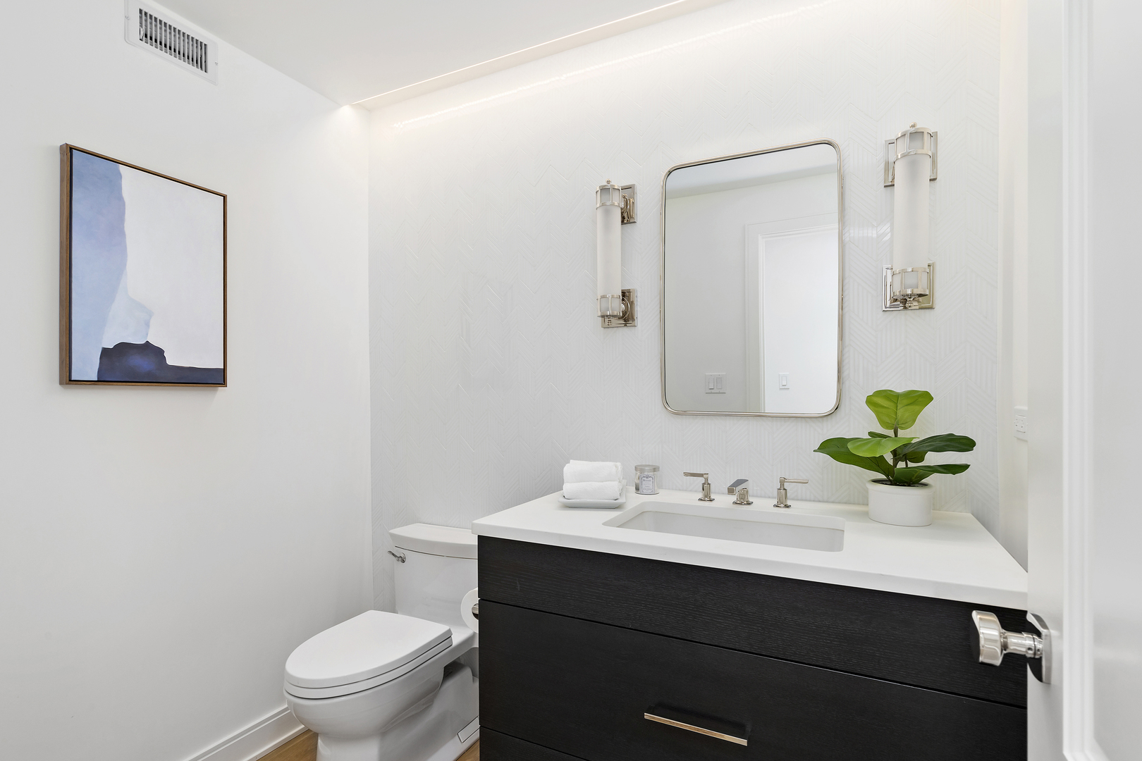 1555 N ASTOR Street Unit: 33E