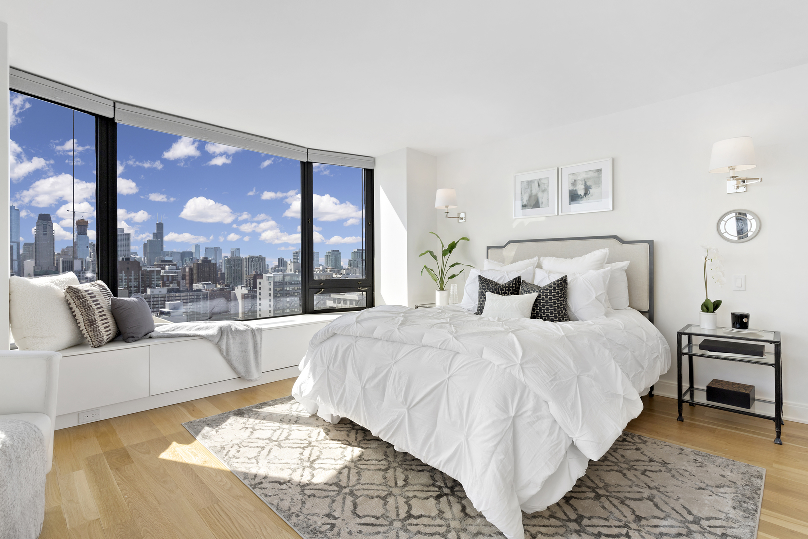 1555 N ASTOR Street Unit: 33E