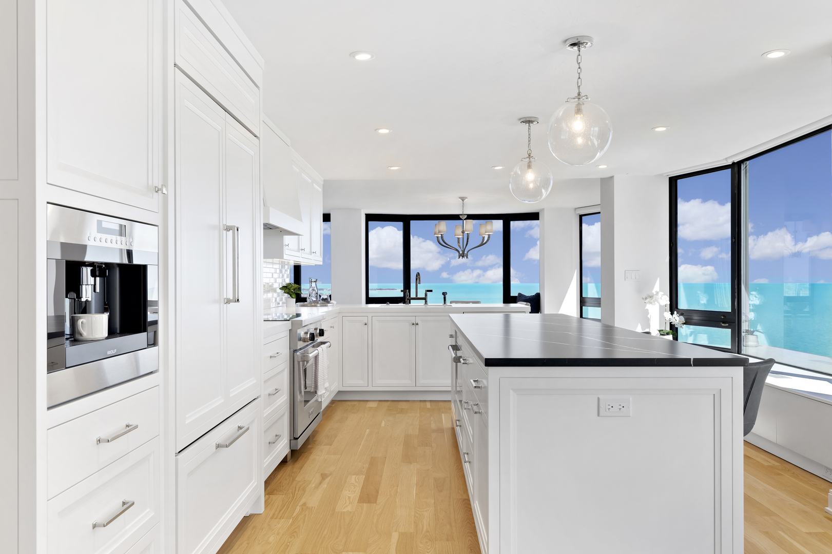 1555 N ASTOR Street Unit: 33E