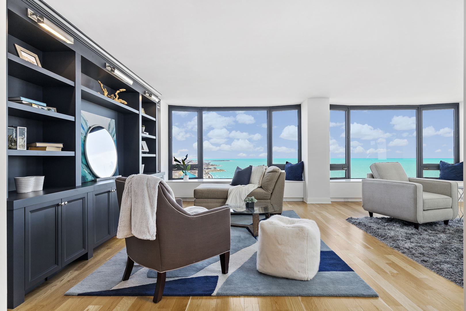 1555 N ASTOR Street Unit: 33E