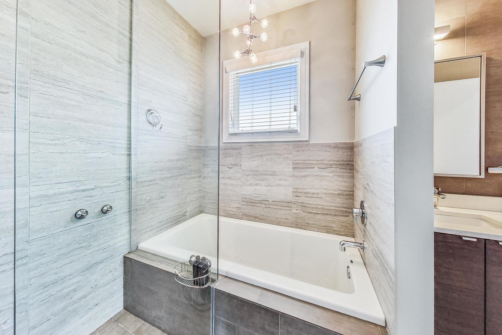 2227 W LYNDALE Street Unit: 2