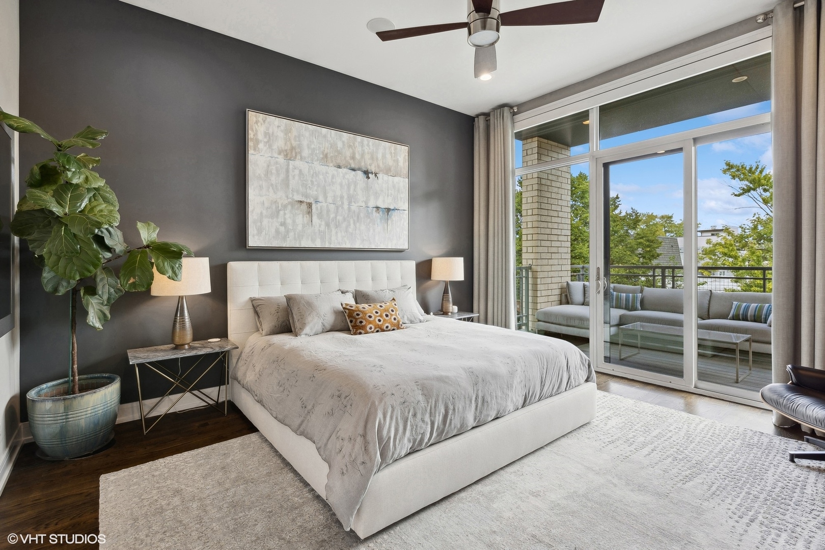 2227 W LYNDALE Street Unit: 2