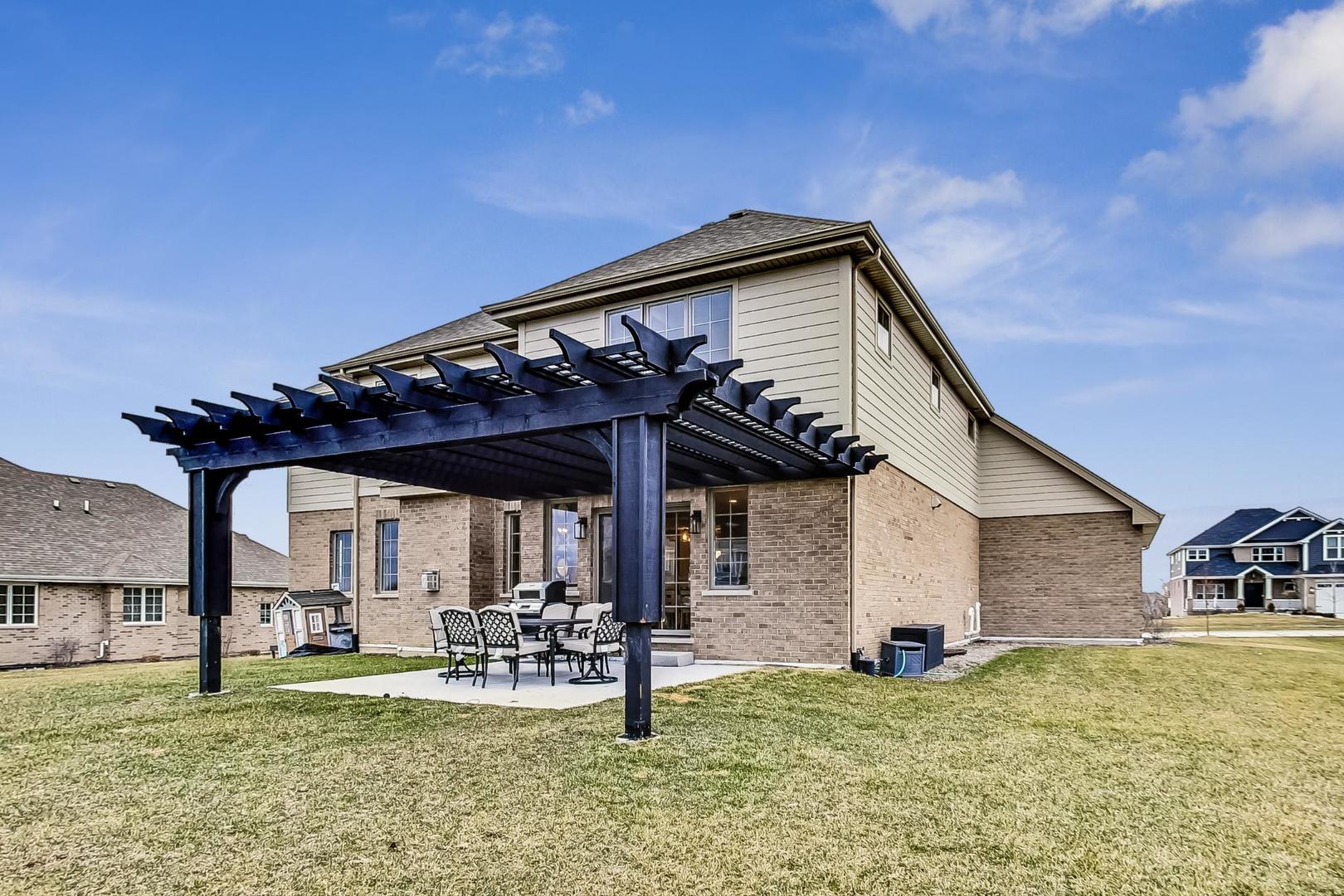 22672 FIELDSTONE Drive